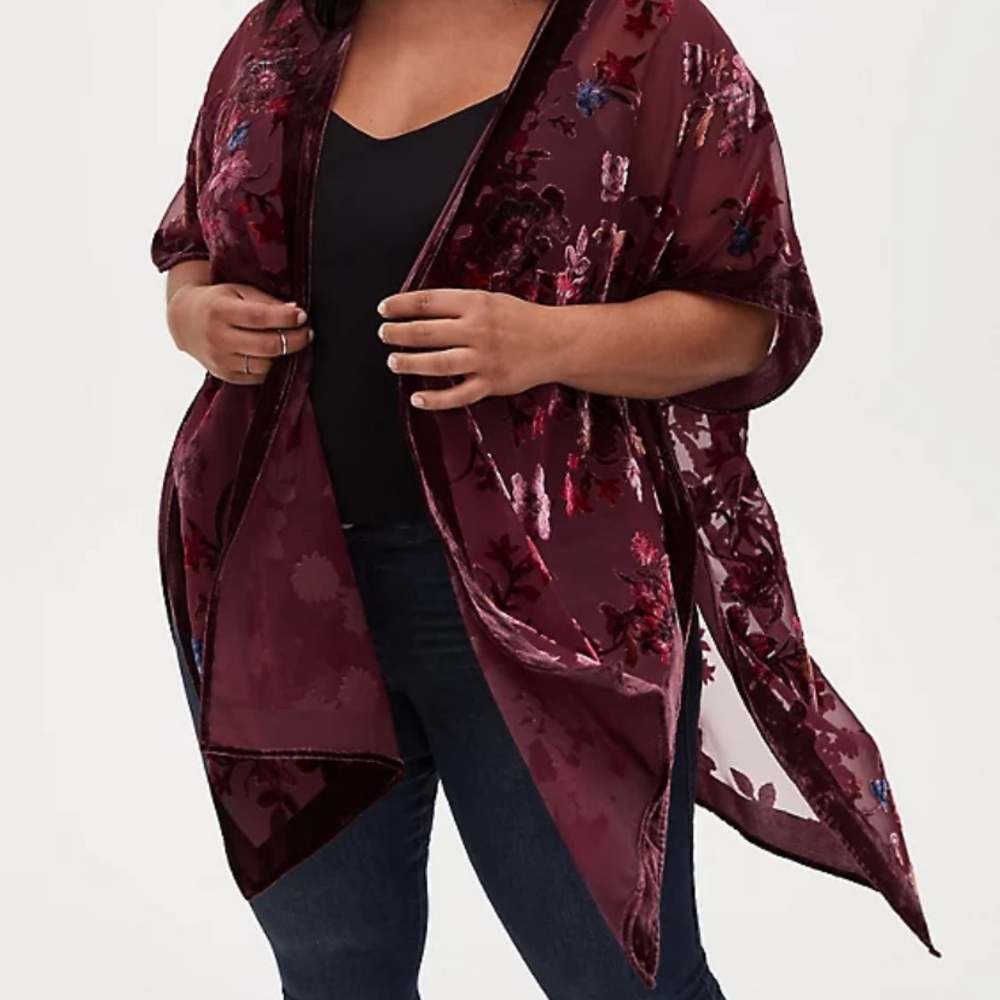 Torrid - size 1/2 burgundy floral velvet kimono